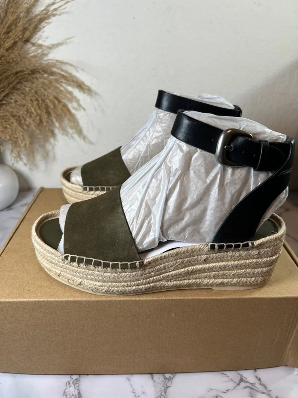 Vince Women's Belisa Espadrille Sandal Size 9